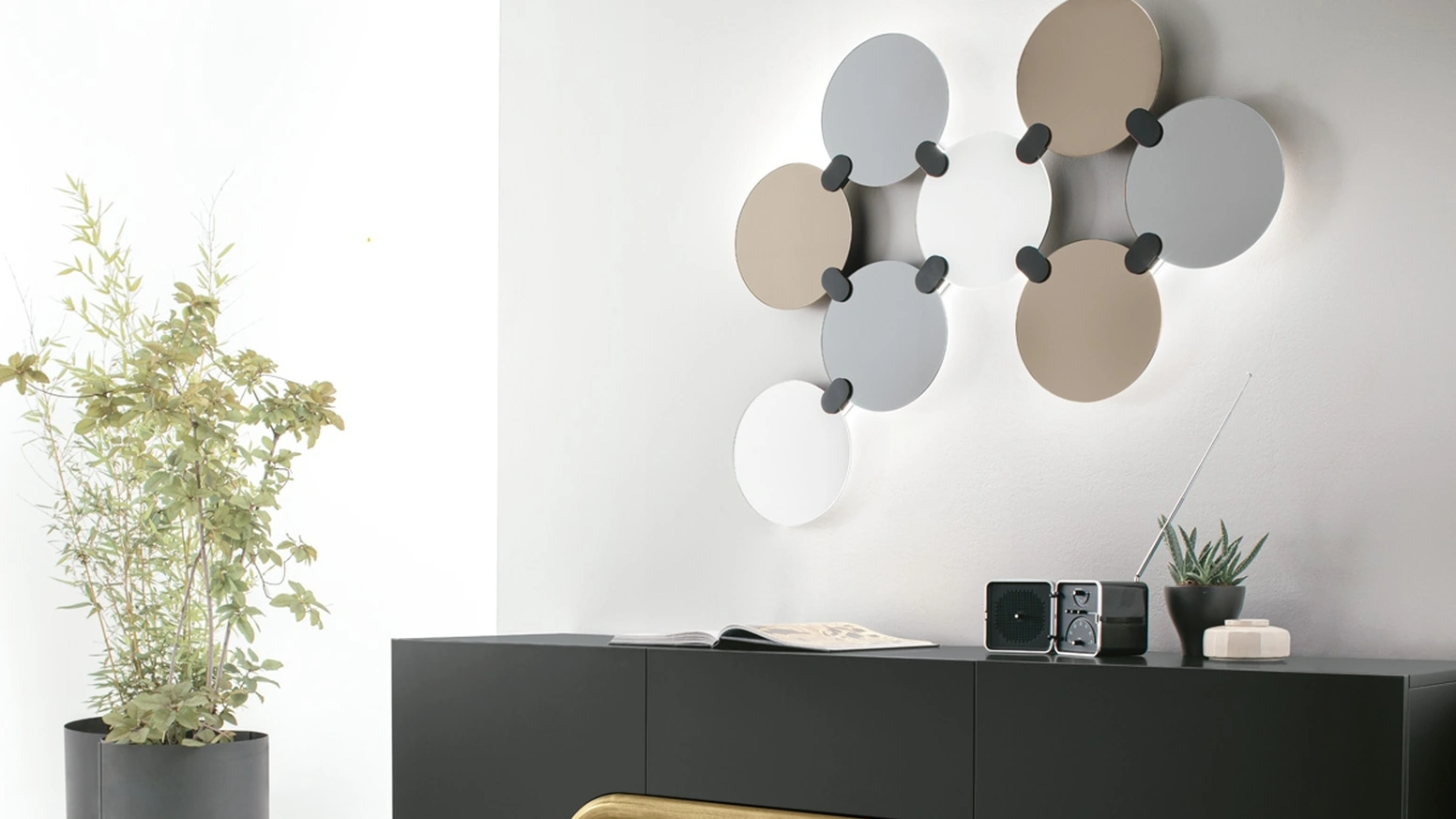 Specchio Atomo composto da 8 specchi con raccordo in metallo di Target Point