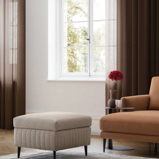 Pouf contenitore in tessuto imbottito e trapuntato Treasure di Le Comfort