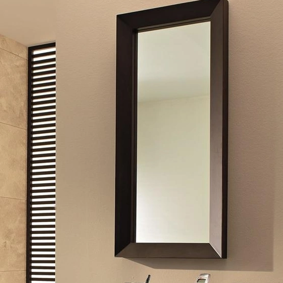 Specchio rettangolare con cornice in legno di Stones
