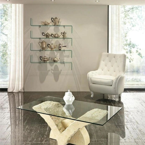 Tavolino Papillon con base in pietra fossile e top in vetro temprato di Stones