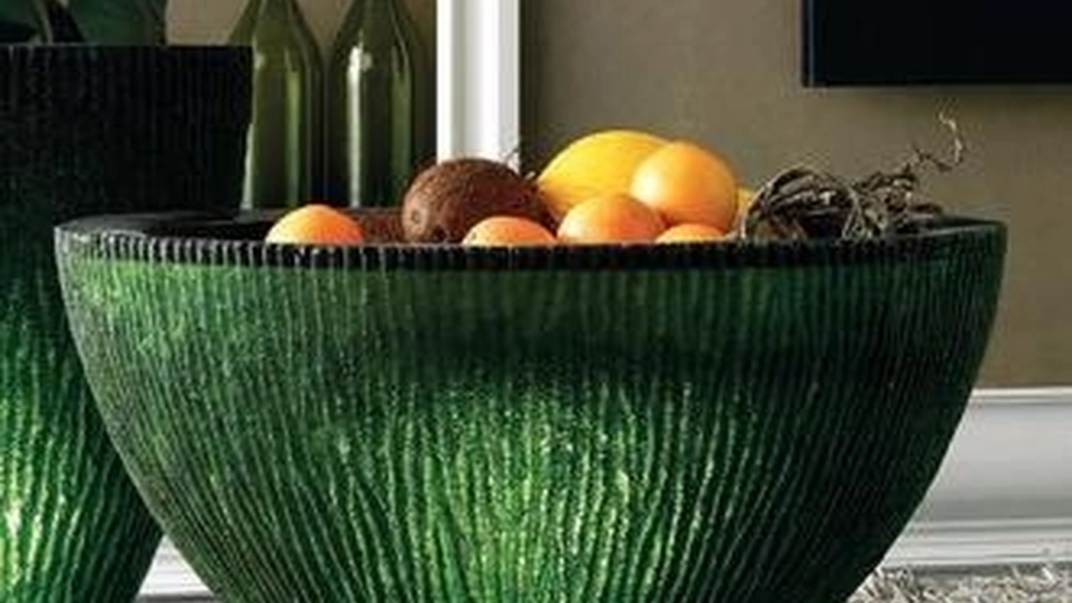 Vaso verde in resina con luce interna di Stones