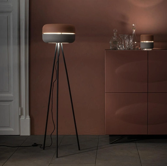 Lampada da terra Idra in metallo verniciato di Stones