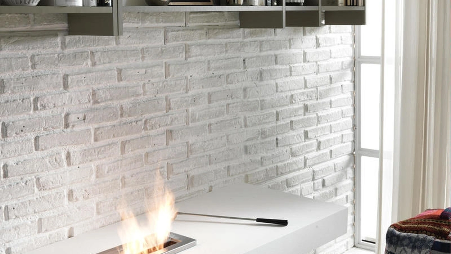 Biocamino elegante da incasso Basis in acciaio satinato di Stones