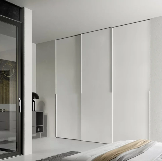 Armadio Liscia Scorrevole laccato bianco di SantaLucia