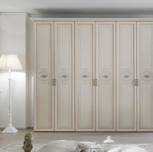 Armadio classico finitura beige patinato con decori floreali Demetra DE11 di MCSMobiliArmadio classico finitura beige patinato con decori floreali Demetra 11 di MCSMobili