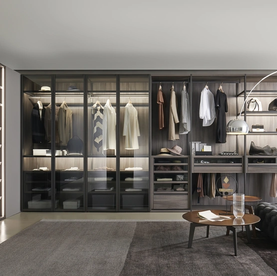 Cabina Armadio Bellavista in melaminico effetto legno e ante battenti in vetro di Sangiacomo