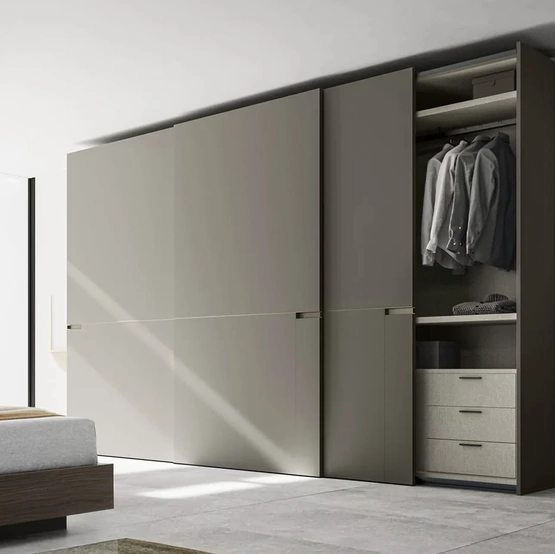 Armadio Master Scorrevole in laccato opaco di SantaLucia