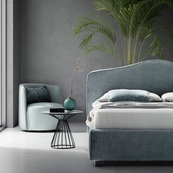 Letto in tessuto imbottito con testiera sagomata Rosa di Le Comfort