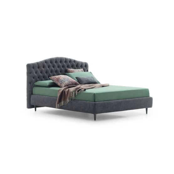 Letto classico Renoir in pelle trapuntata di Le Comfort