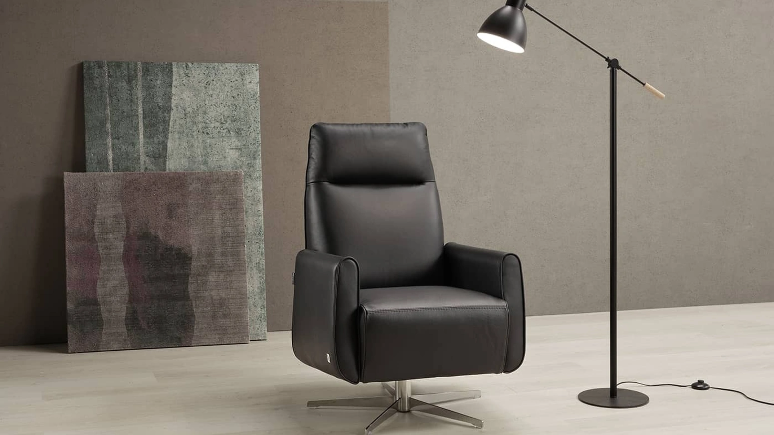 Poltrona girevole in pelle Lizzy di Egoitaliano