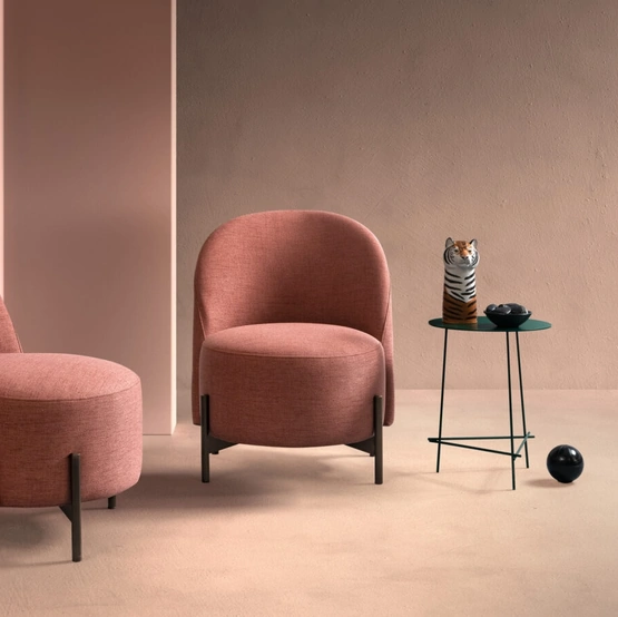 Poltroncina in tessuto Ebe di Samoa