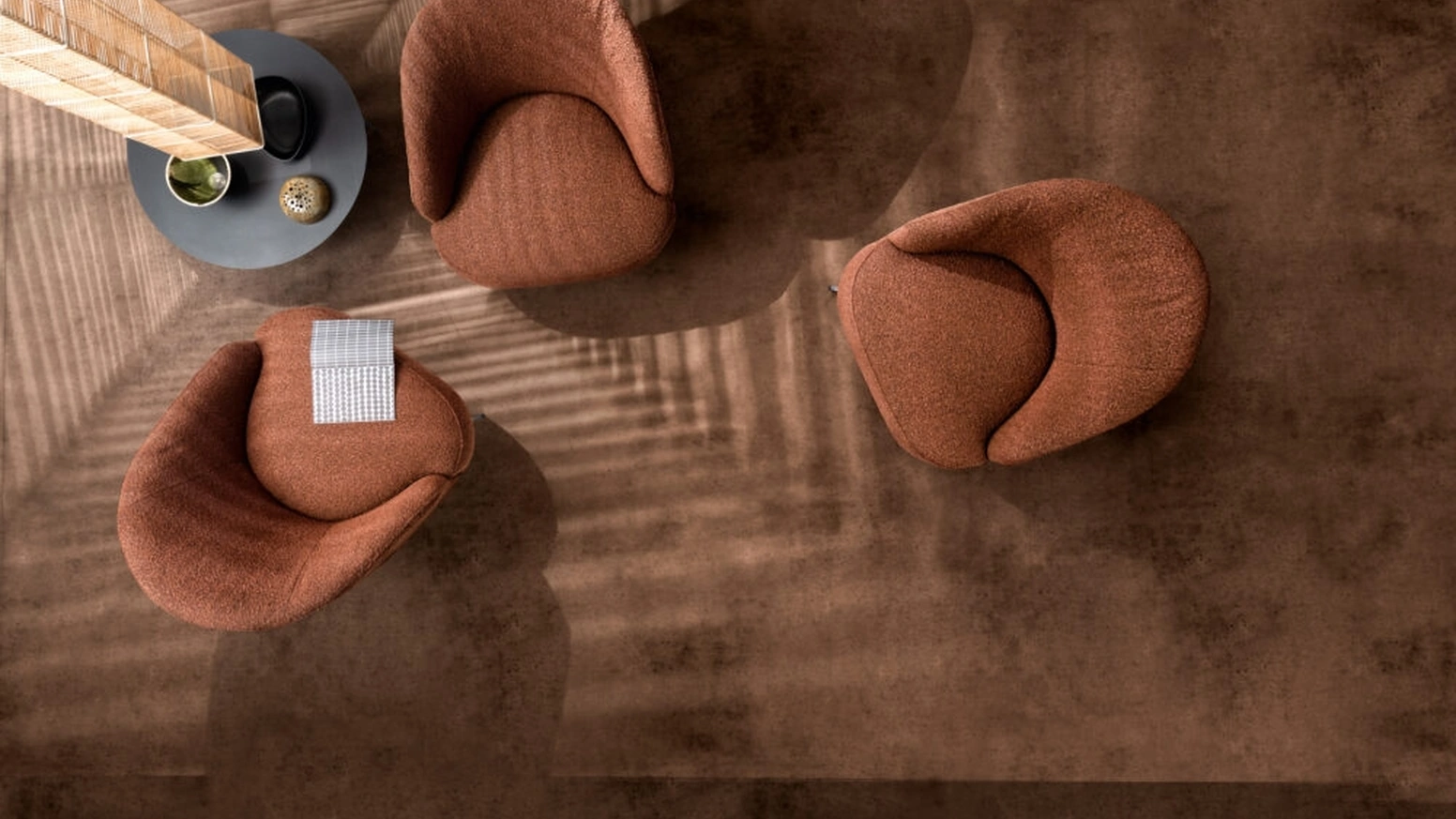 Poltroncina Ginko in tessuto di Samoa