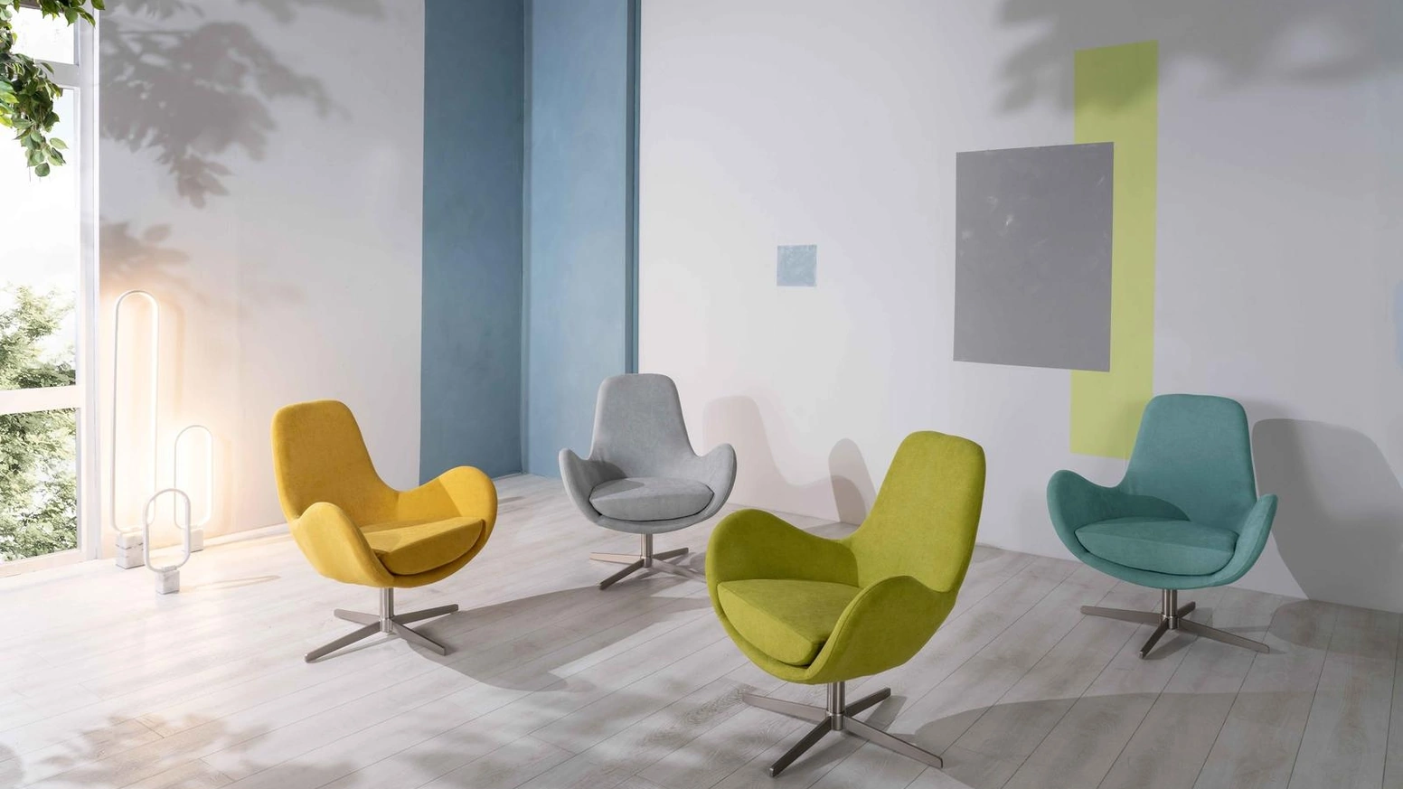 Poltrona girevole Olga in tessuto con base cromata in metallo di Stones