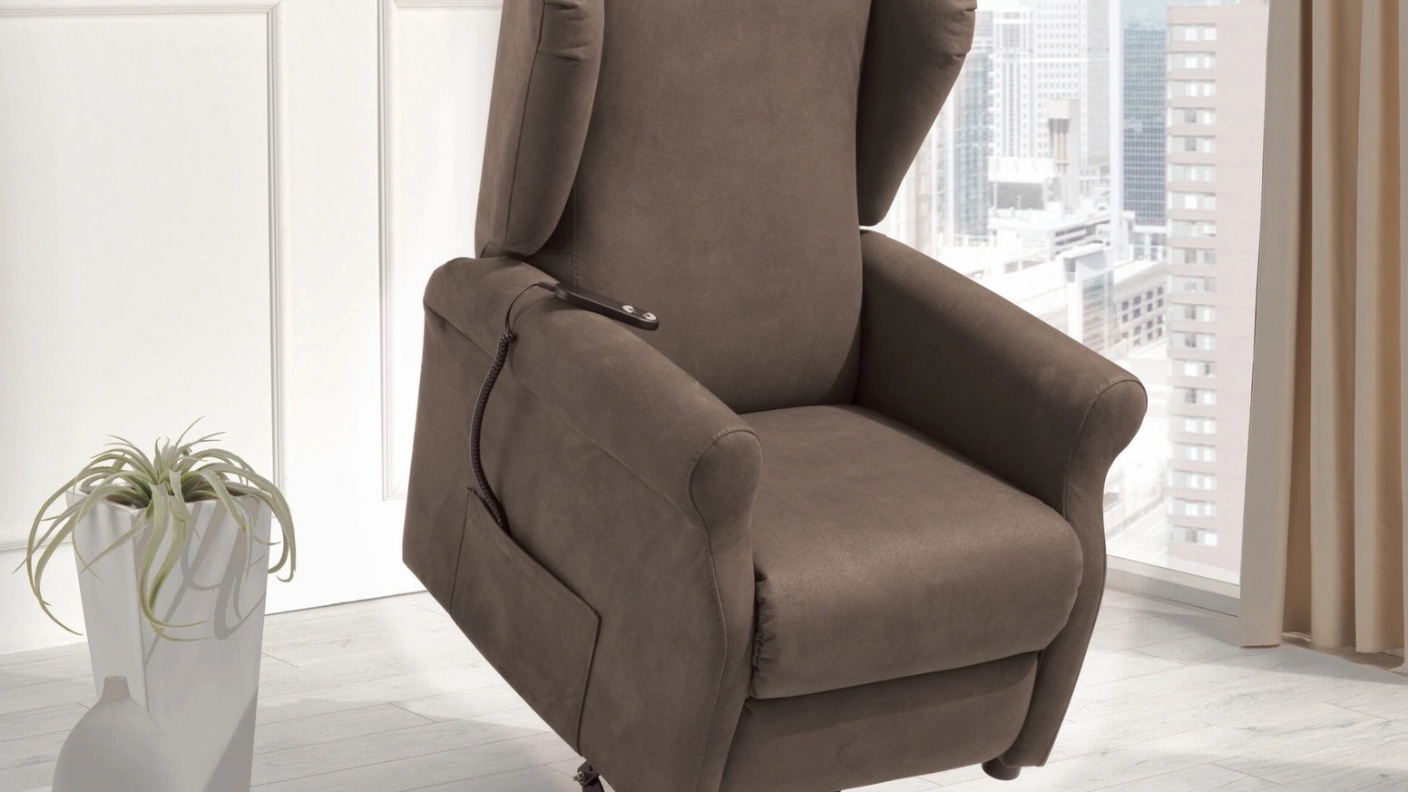 Poltrona Relax con alzapersona Edward di Nicoletti Home