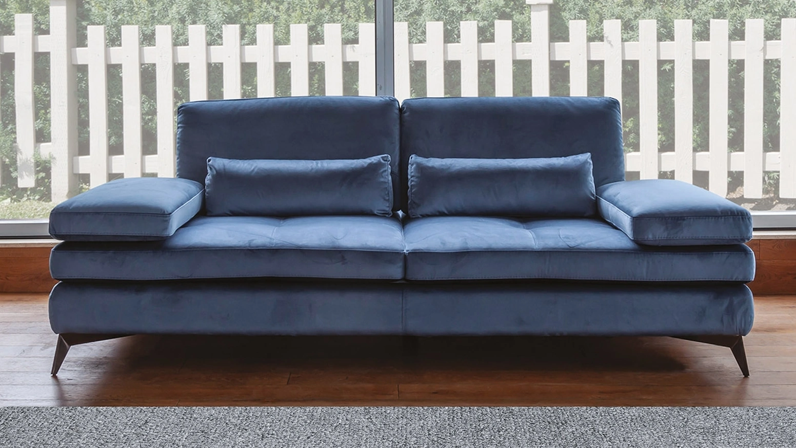 Divano lineare di design Serena di Nicoletti Home