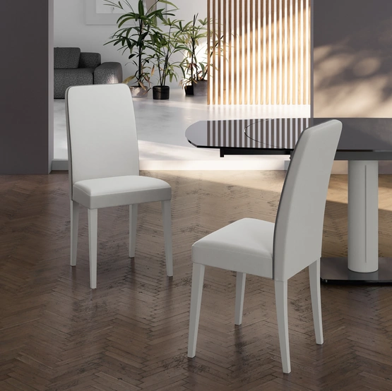 Sedia rivestita in ecopelle Anita di Stones