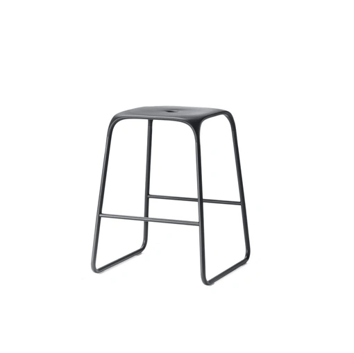 Sgabello Bobo con seduta in polipropilene e struttura in metallo di Veneta Cucine