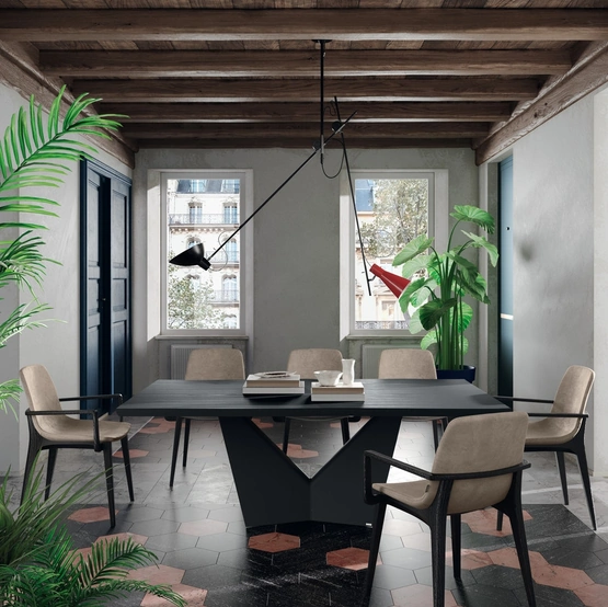 Sedia Boutique con braccioli in tessuto e massello di frassino di Scavolini