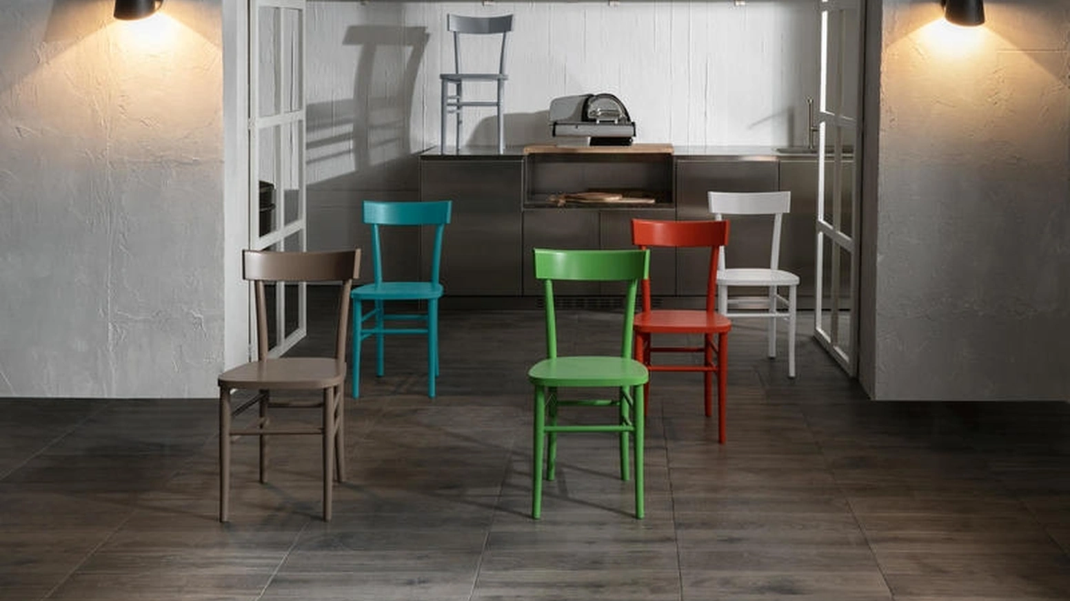 Sedia in legno laccato Brera di Stones