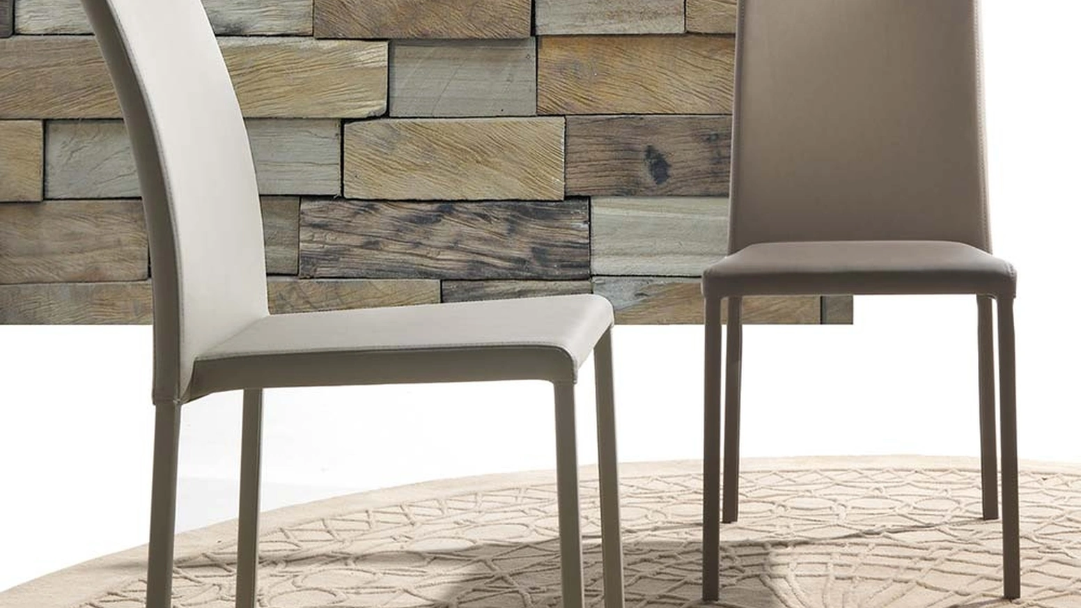 Sedia completamente rivestita in ecopelle Cloe di La Seggiola