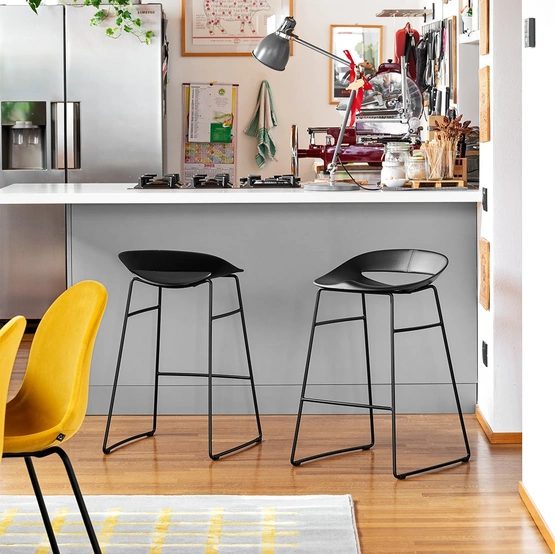 Sgabello Cosmopolitan in polipropilene di Connubia