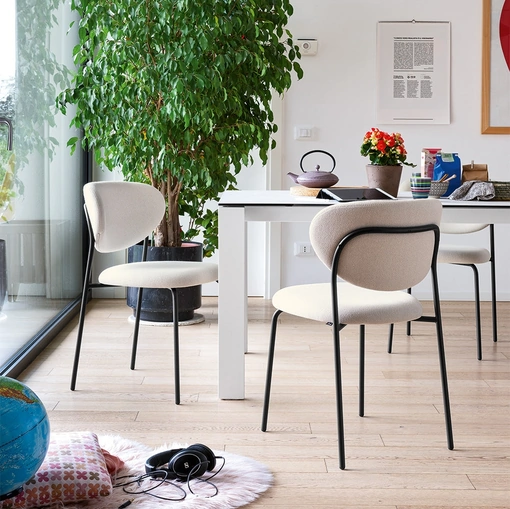 Sedia Cozy in tessuto imbottito di Connubia