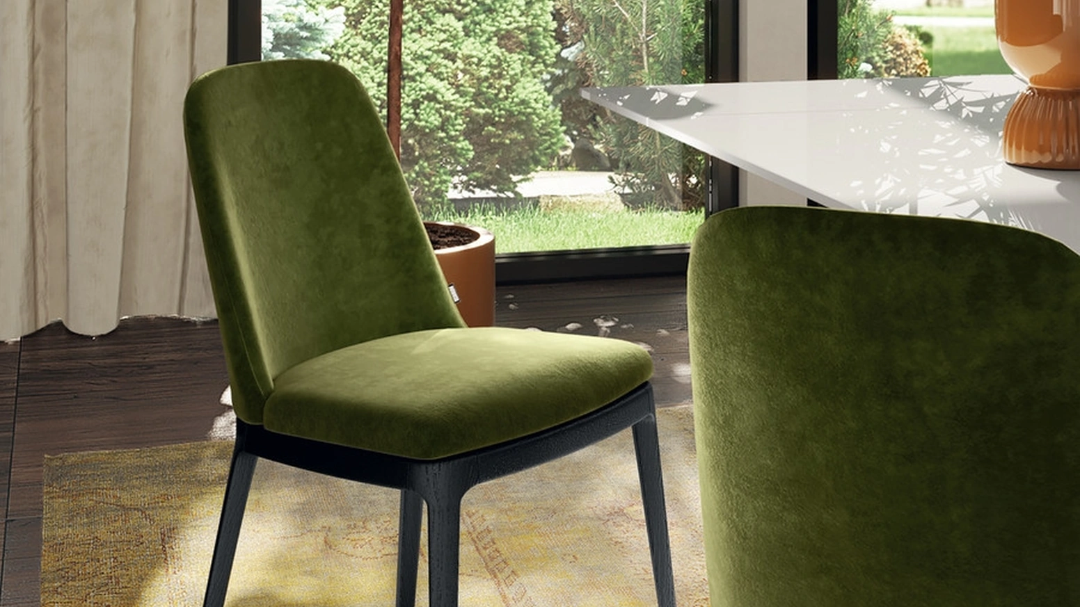 Sedia Egg in tessuto e massello di frassino di Scavolini