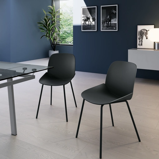 Sedia Eva in polipropilene con gambe in metallo di Stones