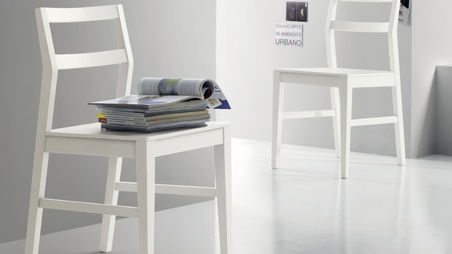 Sedia Flair in massello di faggio verniciato di Scavolini