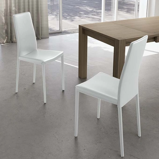 Sedia impilabile Kitty rivestita completamente in similcuoio vari colori di Stones