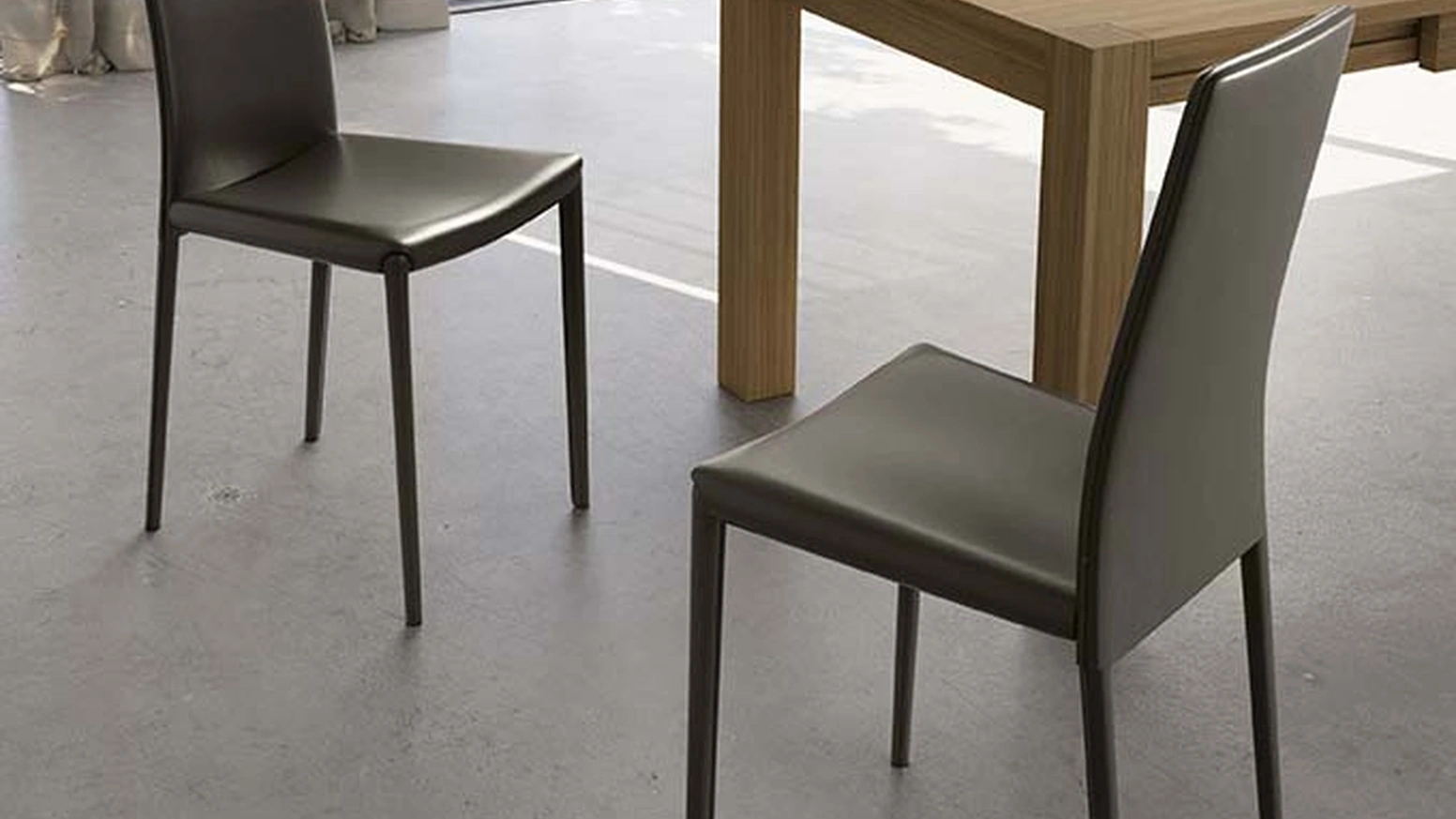 Sedia impilabile Kitty di Stones