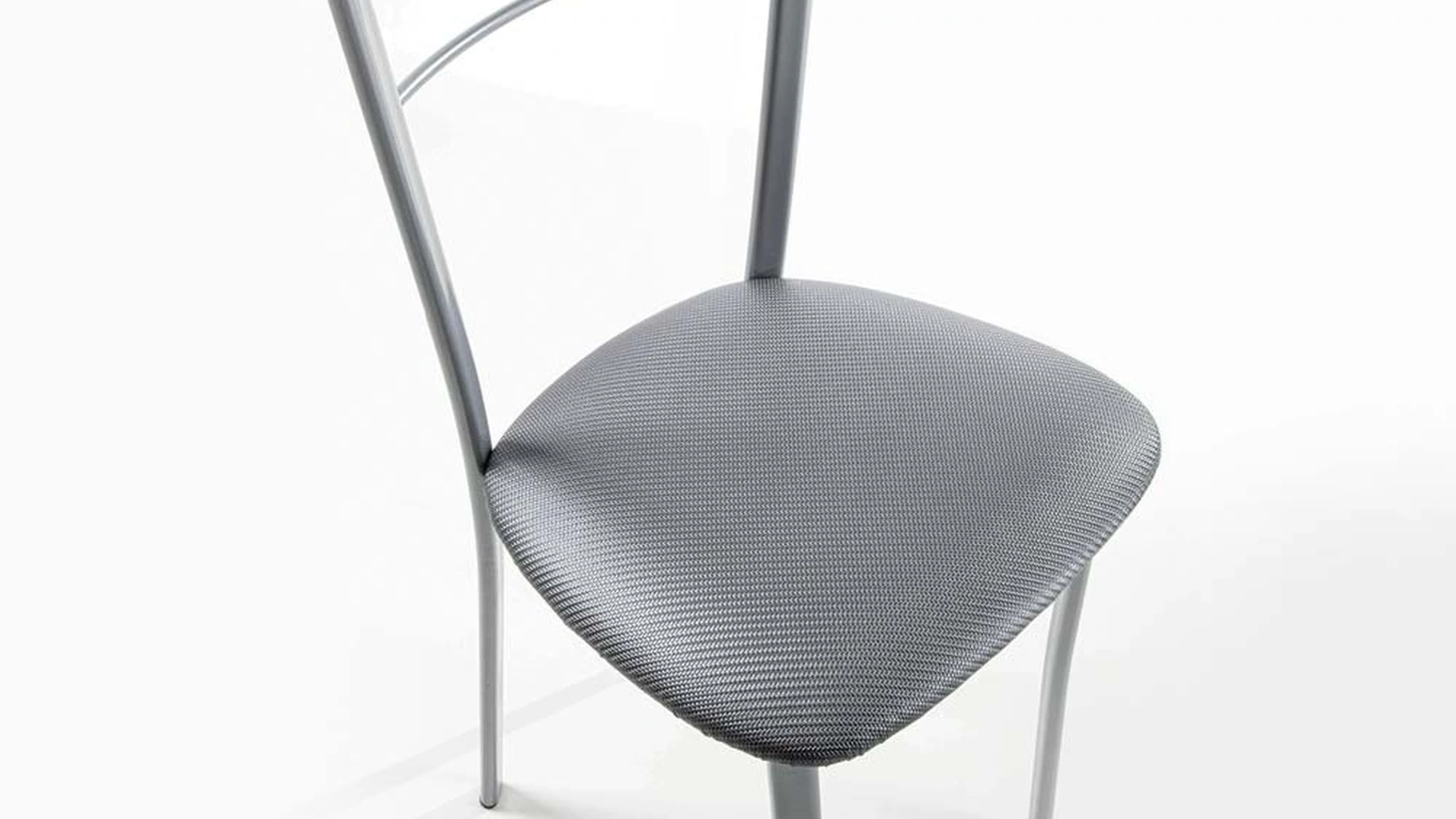 Sedia Nicole in metallo con seduta in ecopelle di La Seggiola