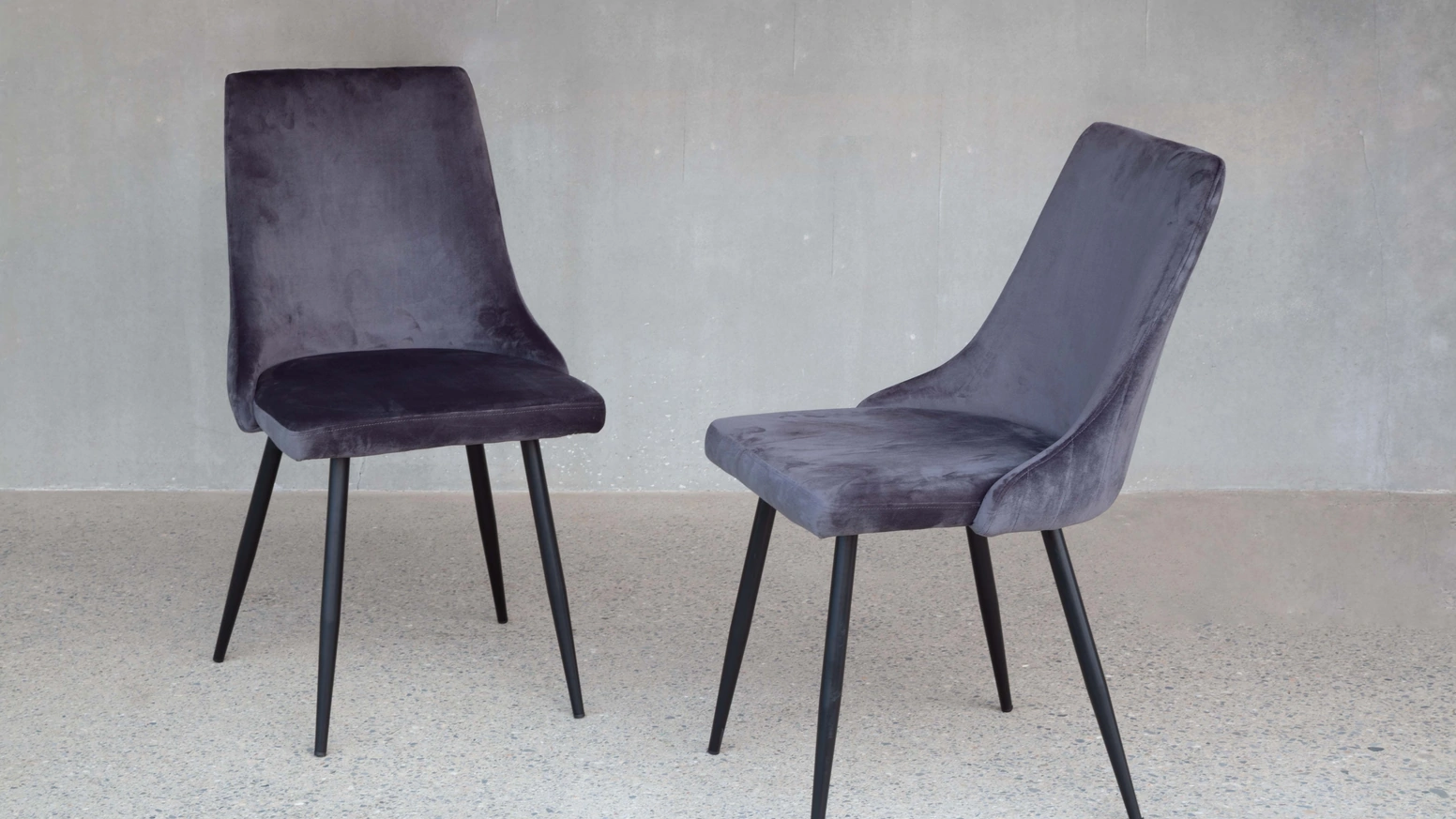 Sedia Musa in velluto antracite di La Seggiola