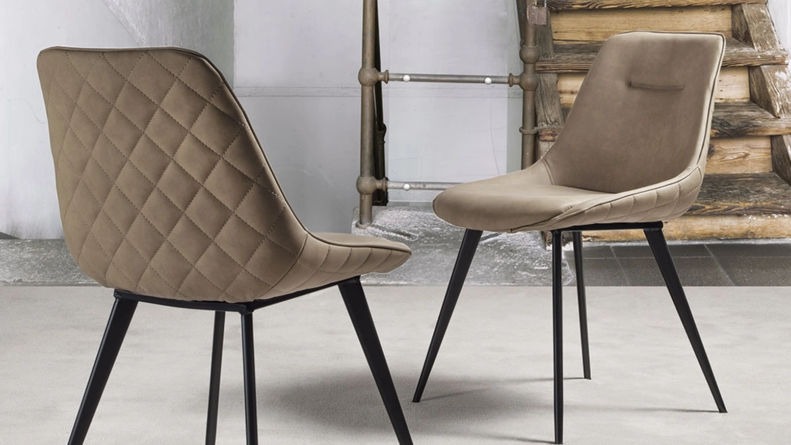 Sedia Norway in eco Nabuk con schienale trapuntato di La Seggiola