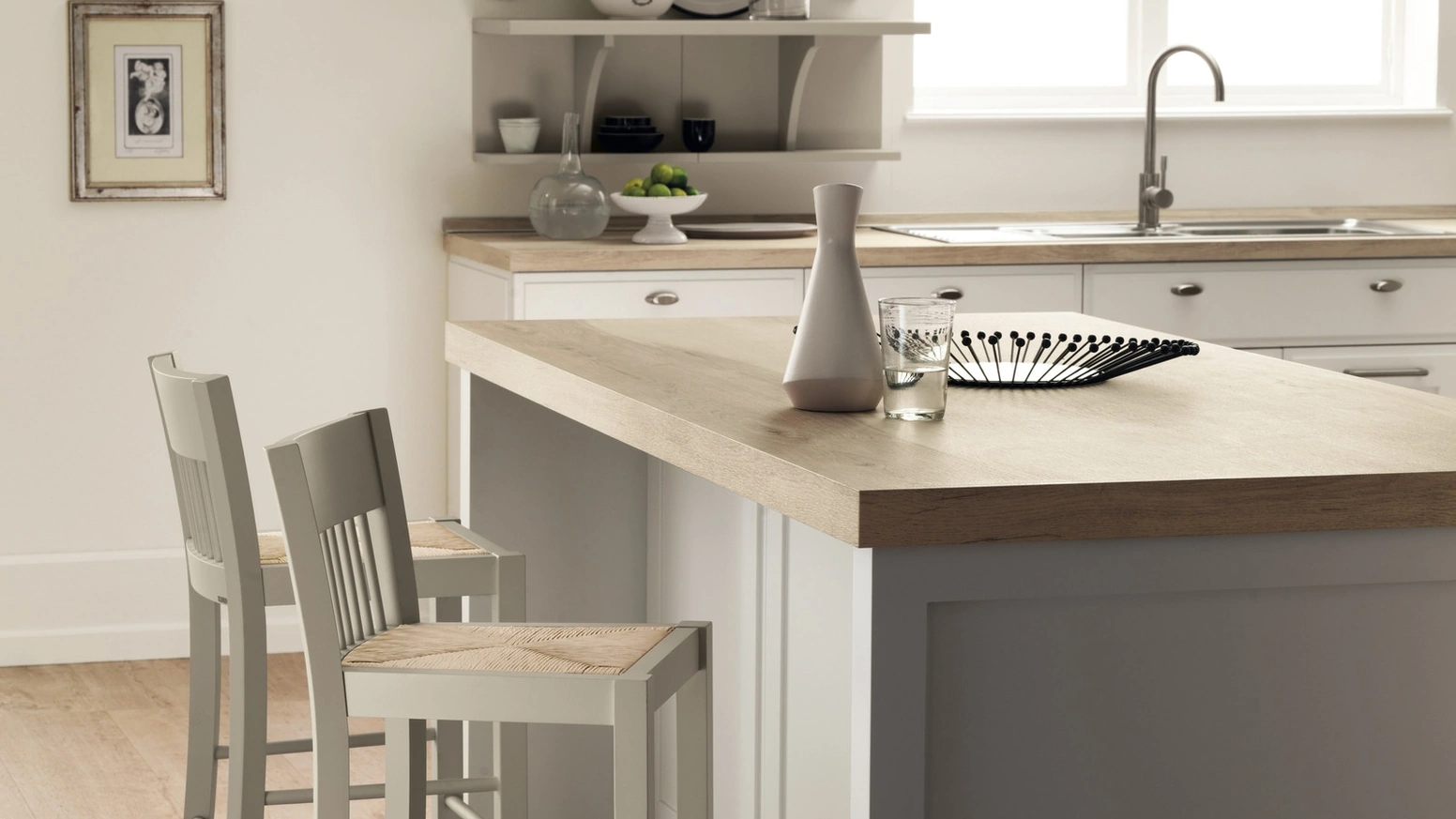 Sgabello Gea in legno massello di Scavolini