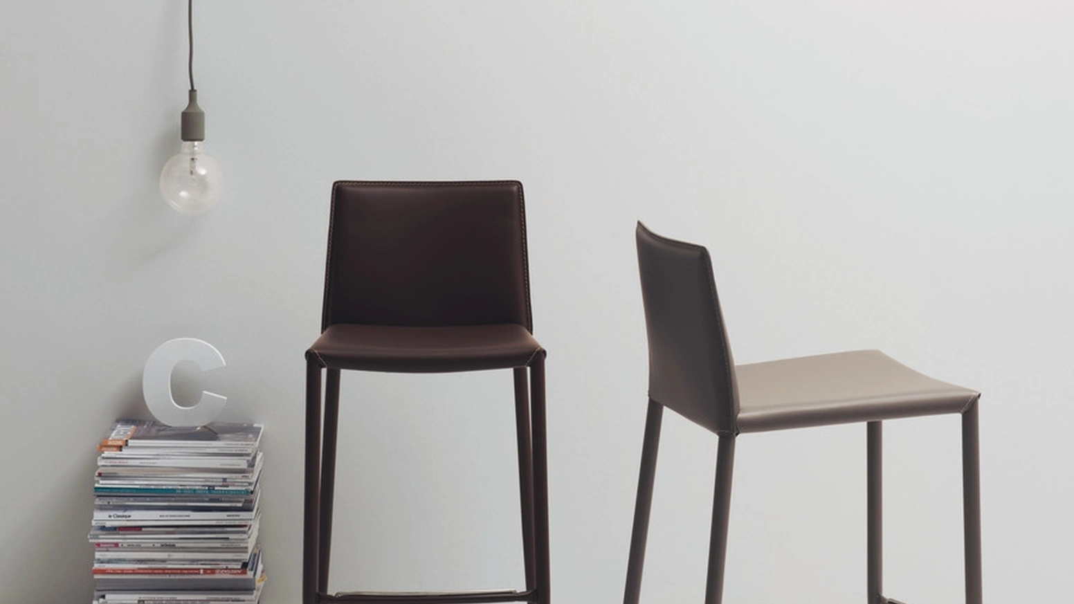 Sgabello Unique in cuoio rigenerato di Scavolini