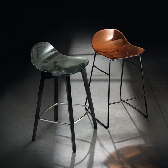 Sgabello Hero Pop in polipropilene di Scavolini