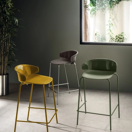 Sgabello Sixties in polipropilene di Scavolini