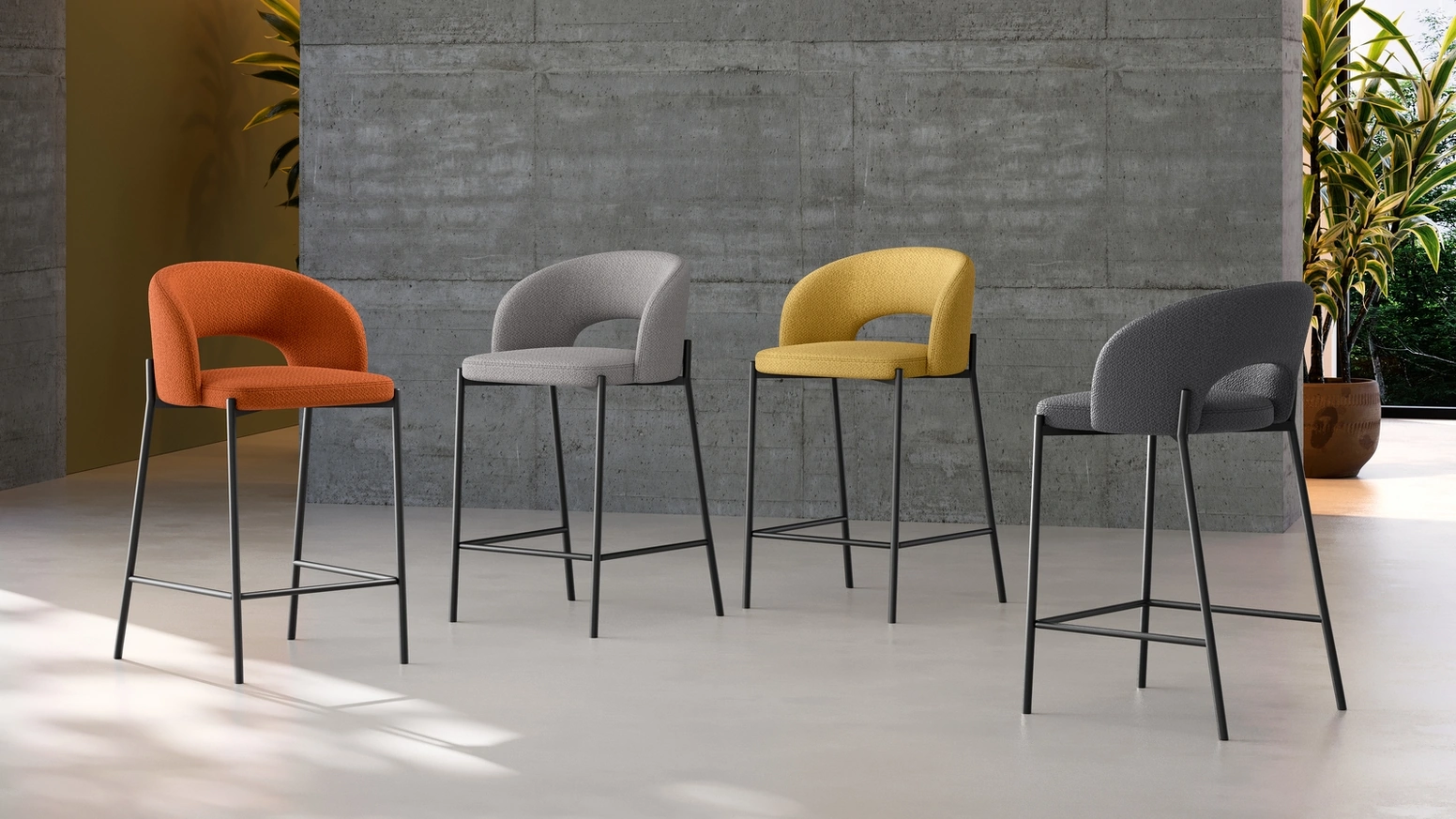 Sgabello Greta rivestito in tessuto imbottito in vari colori con gambe in metallo di Stones