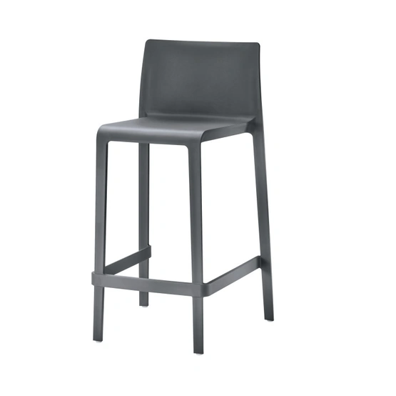 Sgabello Volt in polipropilene di Veneta Cucine