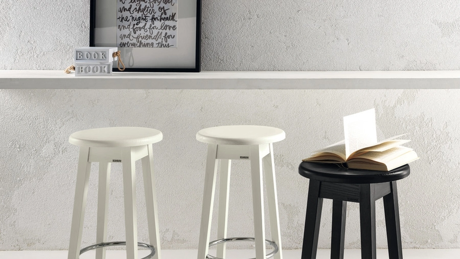 Sgabello Weimar in massello di frassino verniciato di Scavolini