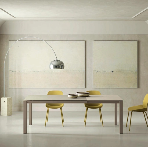 Tavolo Account 24 con top in ceramica di Stones