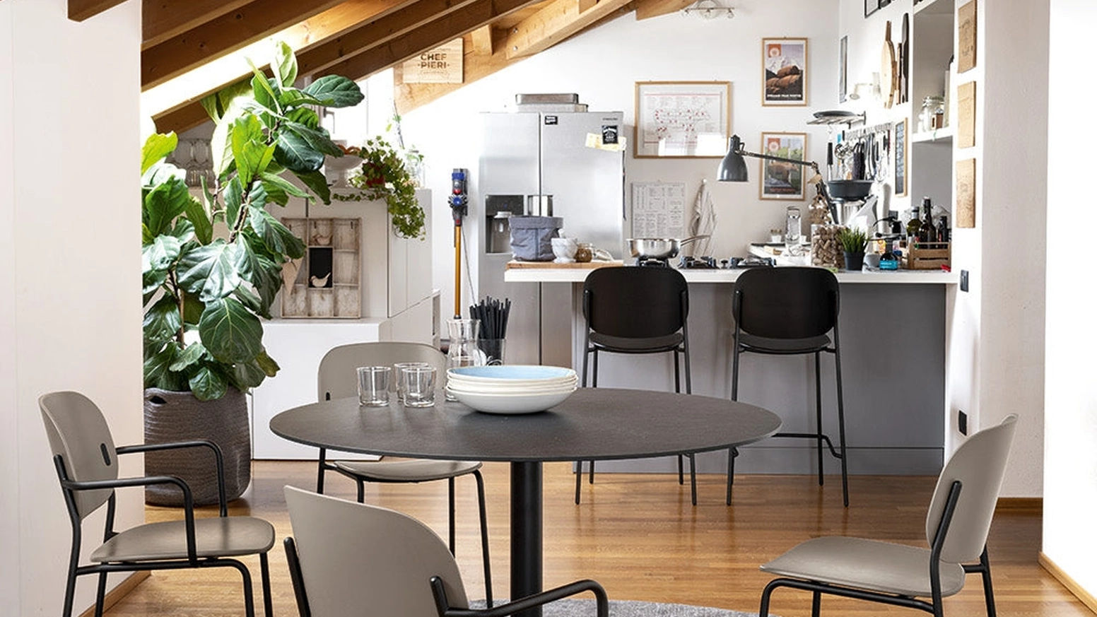 Tavolo rotondo Cocktail di Connubia