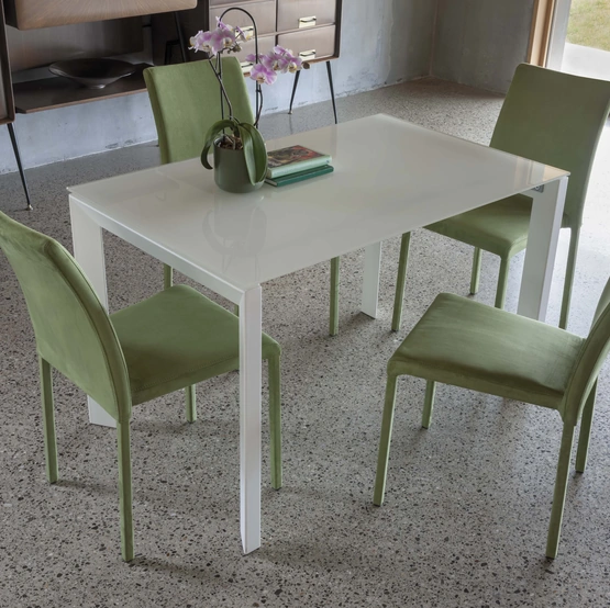 Tavolo Dinner Vetro temperato con struttura in metallo verniciato di La Seggiola