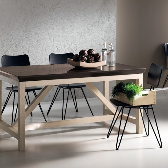 Tavolo Social Floating in legno con top verniciato di Scavolini