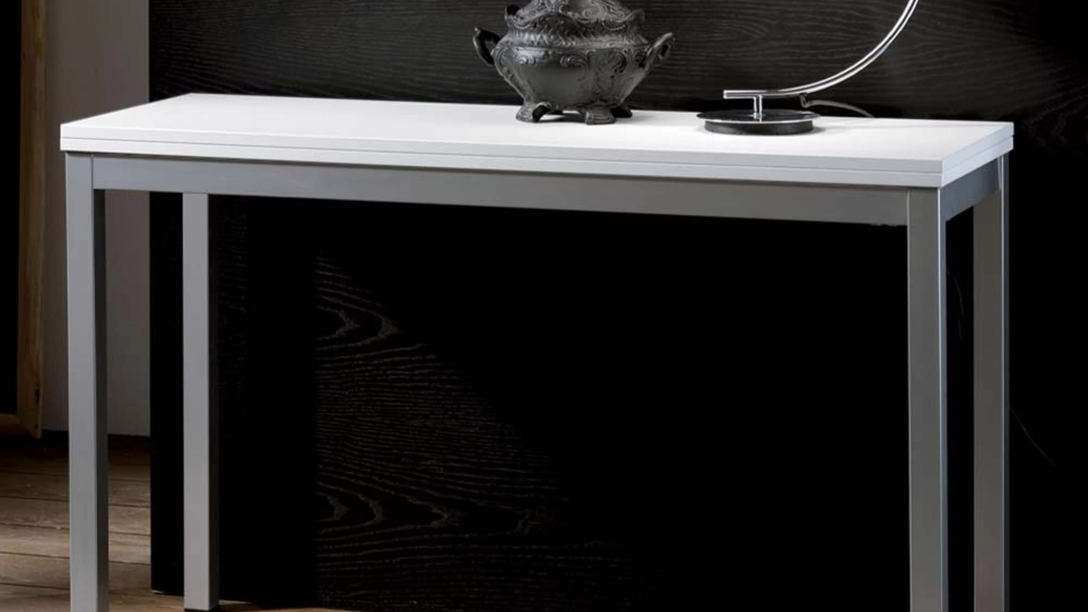 Tavolo Consolle allungabile in nobilitato bianco Strip di La Seggiola