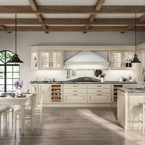 Cucina Classica con penisola Baltimora in Frassino Bianco di Scavolini