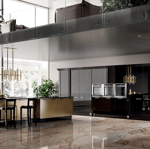 Cucina Classica Exclusiva 06 in laccato lucido Nero Ardesia e laccato ossidato di Scavolini