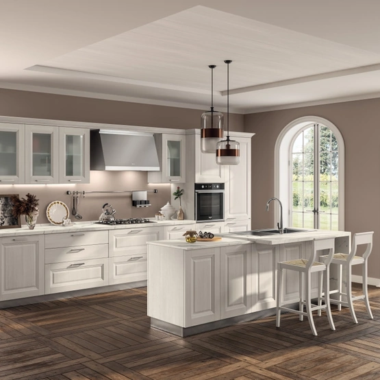 Cucina Classica con isola Family 03 in decorativo Larice Neve con isola di Scavolini