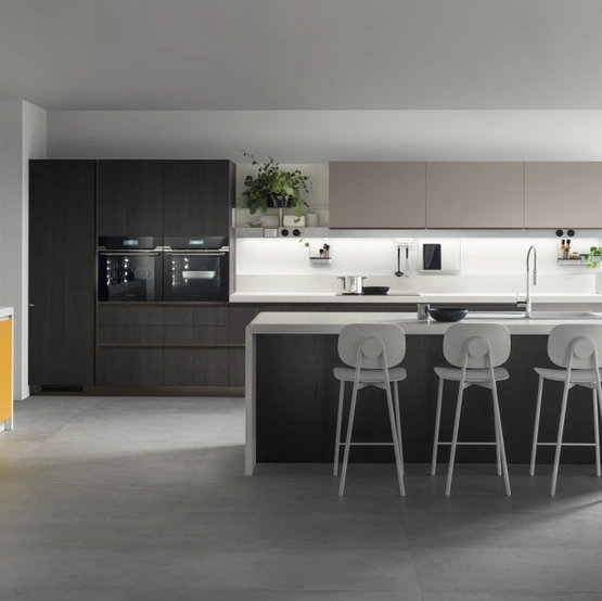 Cucina Moderna Dandy Plus 05 Rovere Carbone e Giallo Senape di Scavolini